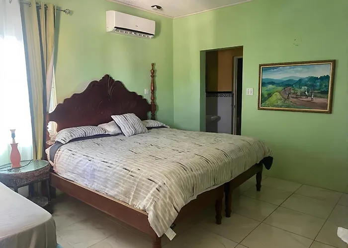 Guest house Emerald Sea View Montego Bay